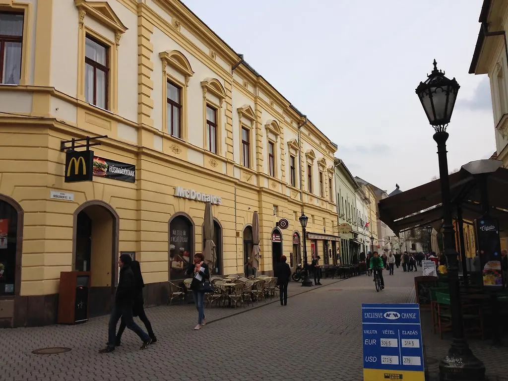 Szechenyi Apartman Eger 0*,